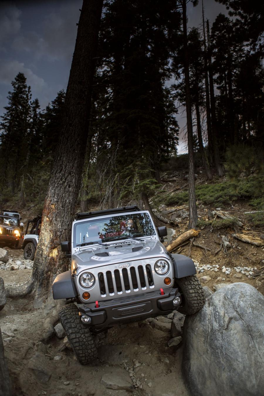 Jeep Wrangler Rubicon 10th Anniversary Edition 2013 года  (EU) (фото 31 из 54)